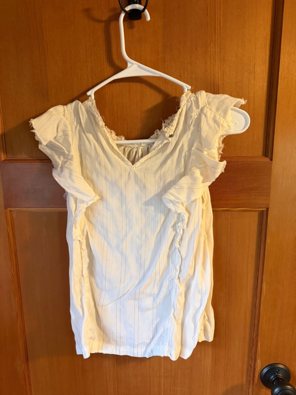 Lucky Brand Cream Ruffle Sleeve V-Neck Top